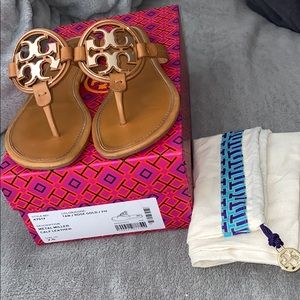 MILLER METAL-LOGO SANDAL, LEATHER